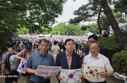 양병희 목사, 올림픽공원 ‘민주주의 수호’ 현장 방문… 시민·청년 격려