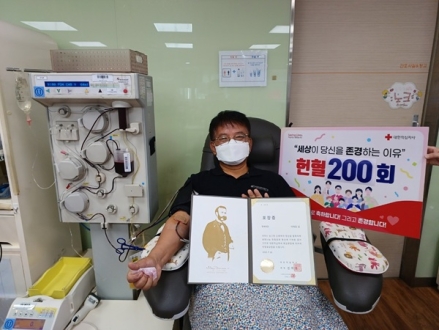 이태조 목사, 신장·간 이어 저소득 환자에 500만원 후원
