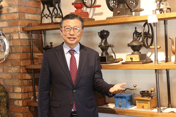 [인터뷰] 예장대신 이천식 총회장 "상처를 넘어 회복으로, 섬김의 리더십으로 보듬을 것"