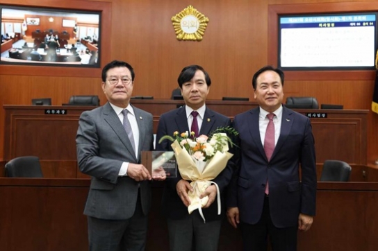 한신대 강성영 총장, 오산시의회 명예의장 위촉