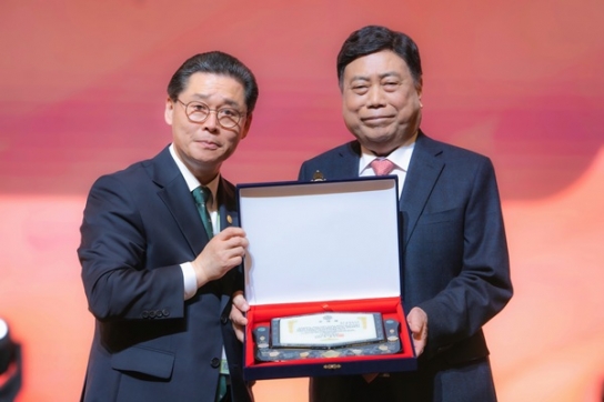 기침, 김성로 목사 명예 총회장 추대