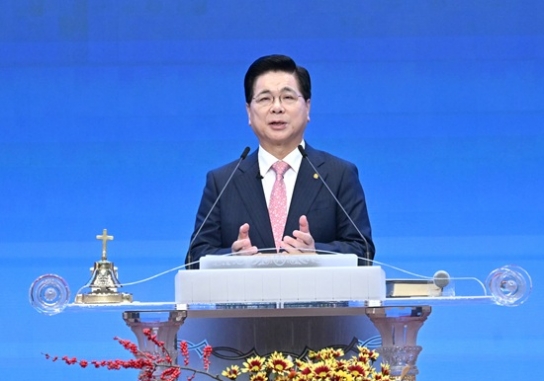 이영훈 목사 "첫 수확의 기쁨을 오로지 하나님께로"
