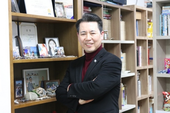 [인터뷰] 중년이 된 빵공장 소년의 고백 "하나님, 저 정말 애썼지요?"