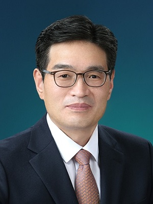 2. 김보현 목사.jpg