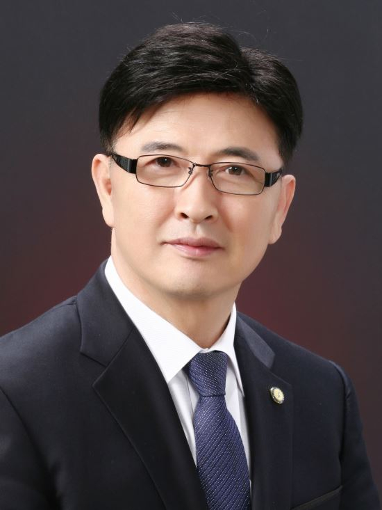 정서영 목사.jpg
