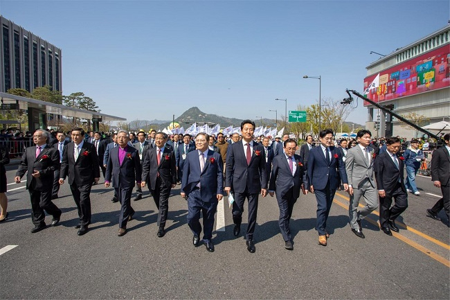 퍼레이드 메인.jpg