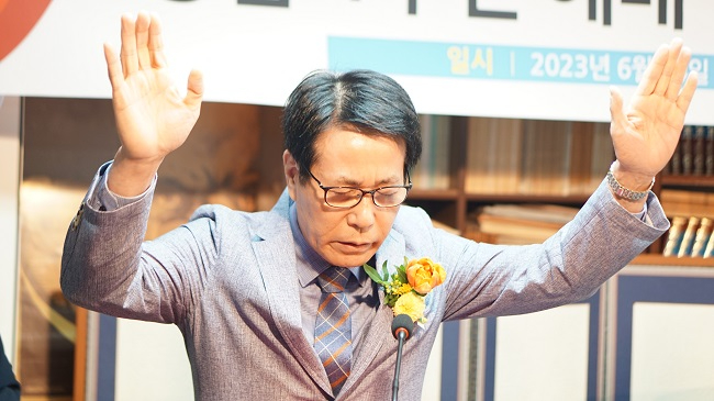 1부 축도.jpg