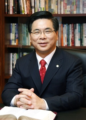이영훈 목사.jpg