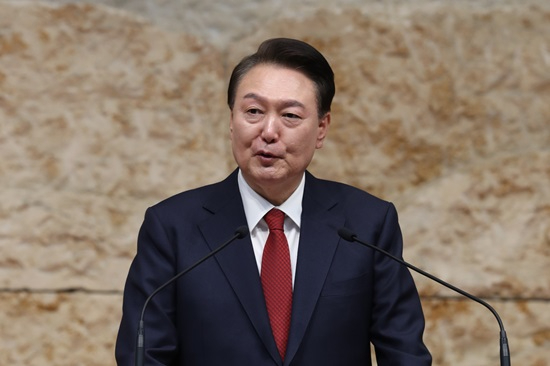 부활절 윤석열.jpg