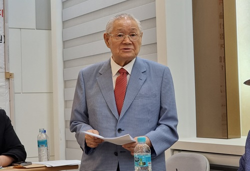 납골 이광용 목사.jpg