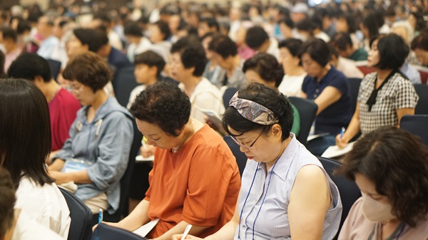 구속사 객석.JPG