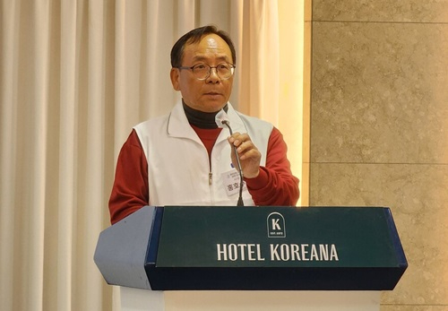 홍호수 목사.jpg