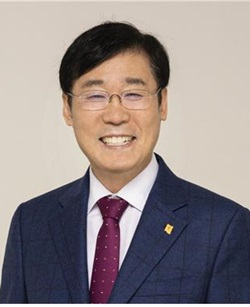 권순웅 목사.jpg