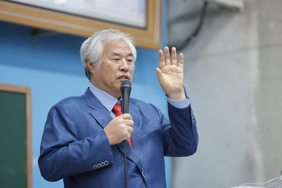 717A9987-min.JPG