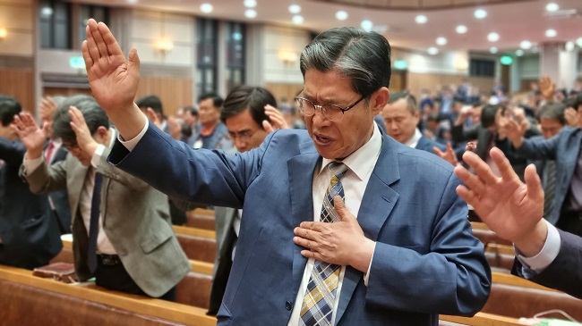 한기승 목사 기도.jpg