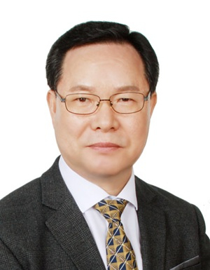 반정웅.jpg