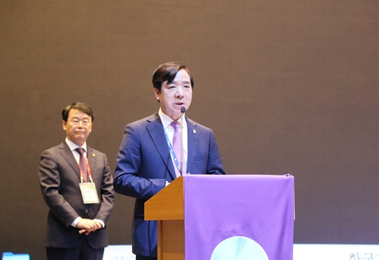 2025-09-24 한신대 강성영 총장, 제110회 기장총회에서 인준받아(1).JPG