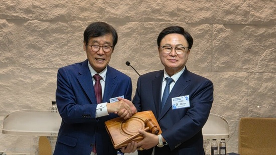 이선 목사.jpg