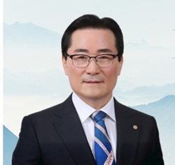 김동기 목사.JPG