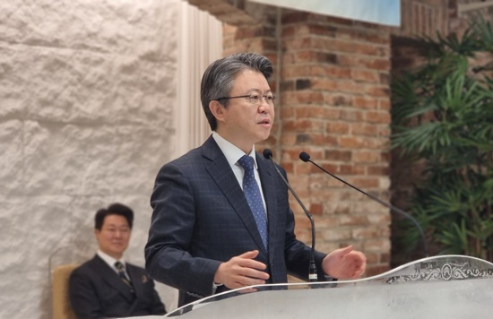 황덕영 목사.jpg