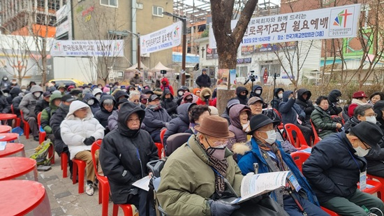 월요예배.jpg
