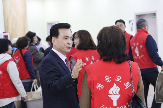 강대석 목사2.JPG