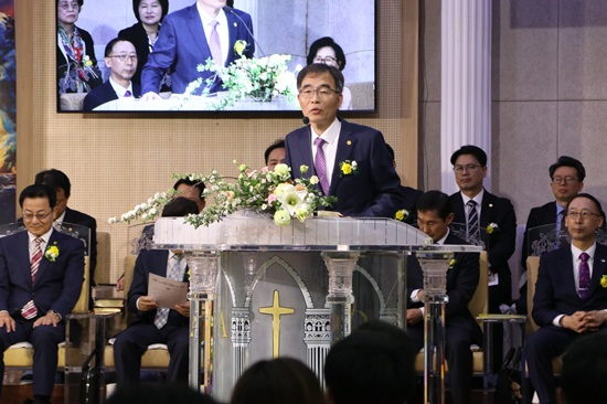 김영환 목사.jpg