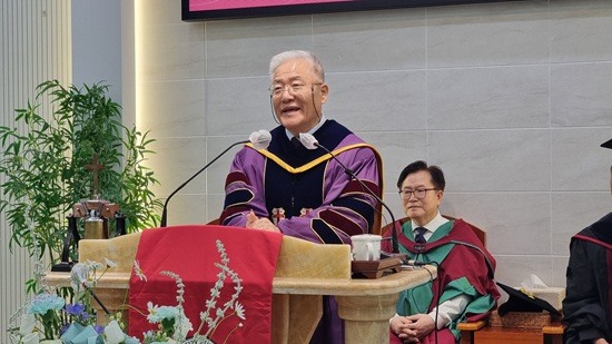 페이스 윤.jpg