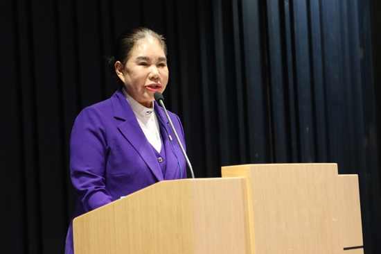중앙 송미현 목사.jpg